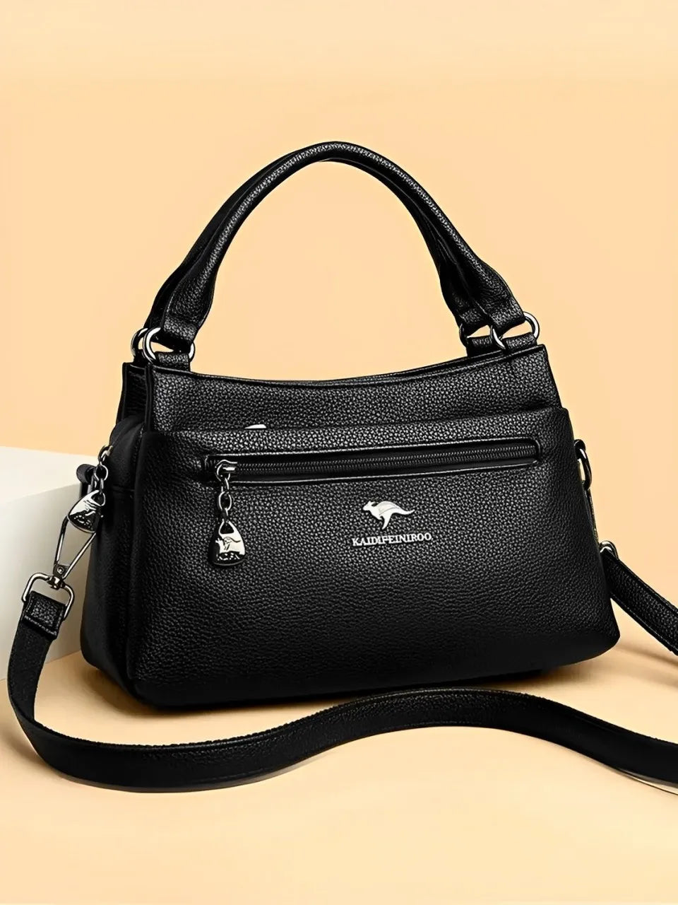 Bolsa Feminina Tiracolo de Ombro em Couro com Bolsos Espaçosa - Amália