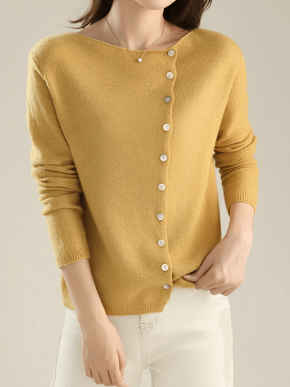 Cardigan em Tricô Fino com Botões Assimétrico - Luzia