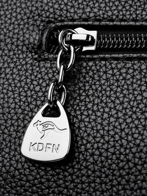 Bolsa Feminina Tiracolo de Ombro em Couro com Bolsos Espaçosa - Amália