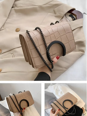 Bolsa Transversal em Couro PU com Correntes e Fecho Magnético - Anne