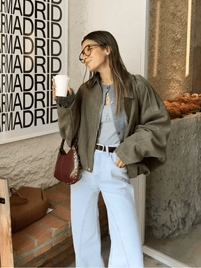 Jaqueta Bomber Oversized em Camurça com Recortes – Ione