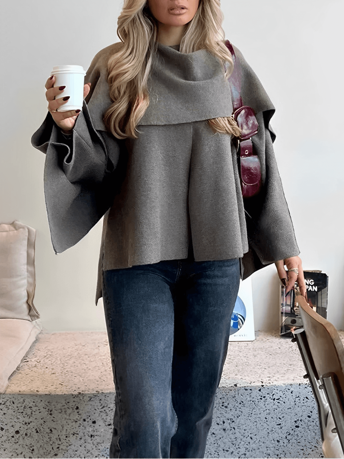 Casaco Poncho Assimétrico  com Gola Lenço – Alana