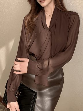 Camisa em Chiffon com Gola Laço e Punhos com Botão – Evangeline