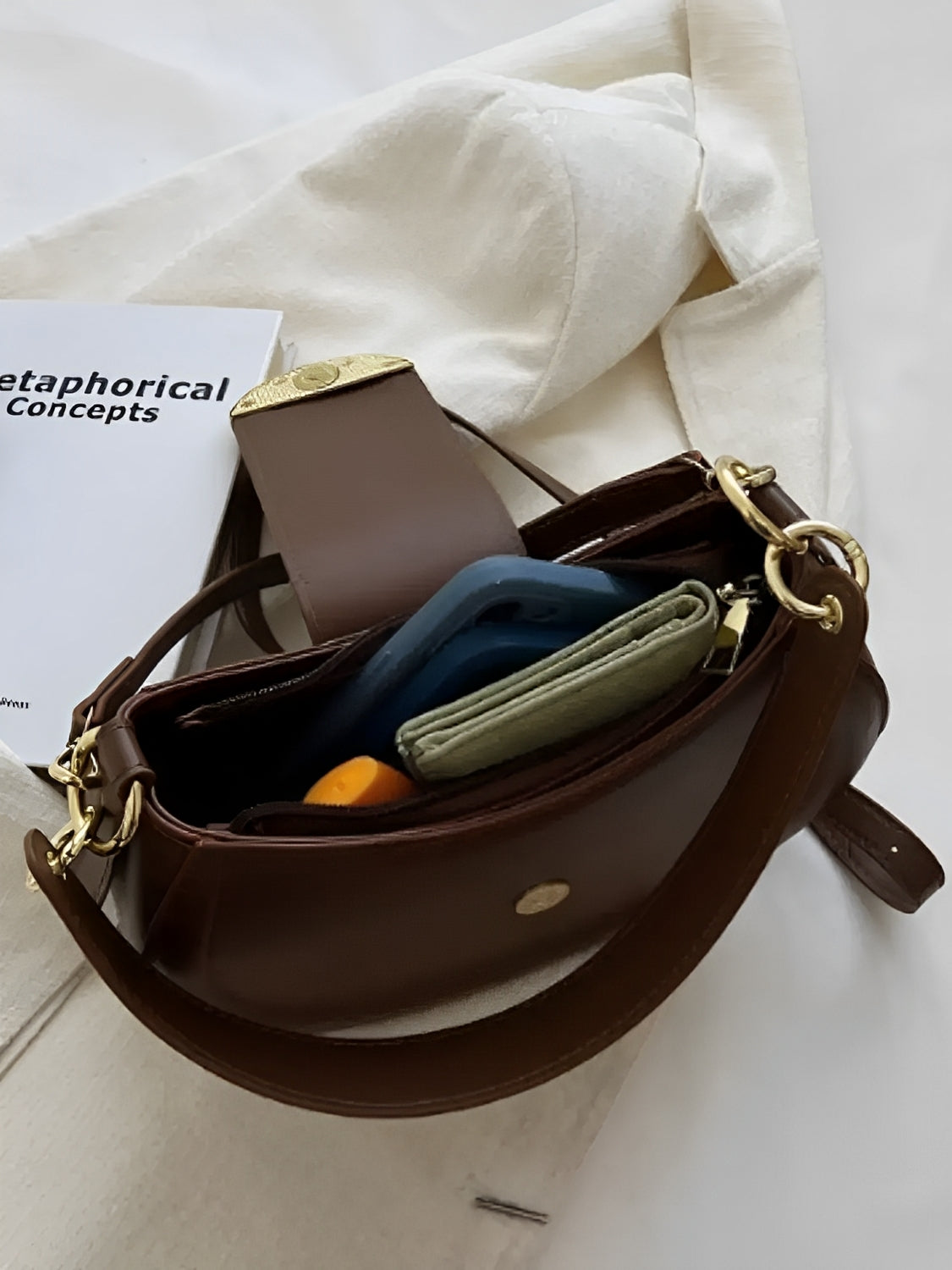 Bolsa Feminina De Ombro Meia Lua em Couro PU com Alça Ajustável - Patricia