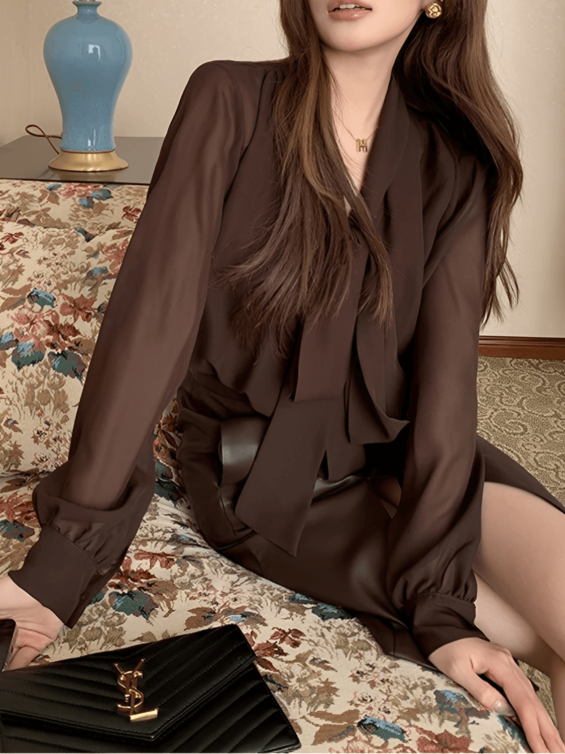 Camisa em Chiffon com Gola Laço e Punhos com Botão – Evangeline