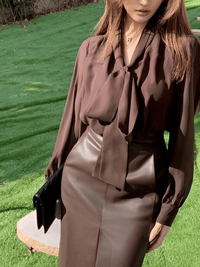 Camisa em Chiffon com Gola Laço e Punhos com Botão – Evangeline