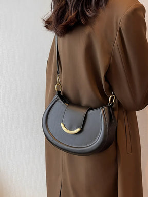 Bolsa Feminina De Ombro Meia Lua em Couro PU com Alça Ajustável - Patricia