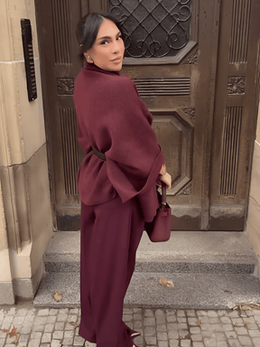 Casaco Poncho Assimétrico de Gola Alta Estruturado - Lenir