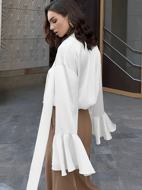 Camisa Feminina Acetinada com Gola Laço e Manga Longa Flare – Betania