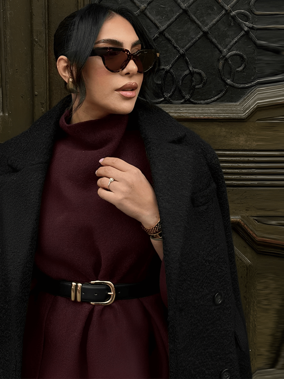 Casaco Poncho Assimétrico de Gola Alta Estruturado - Lenir