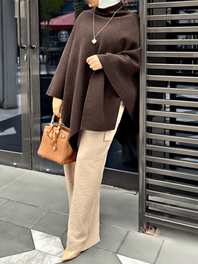 Casaco Poncho Assimétrico de Gola Alta Estruturado - Lenir