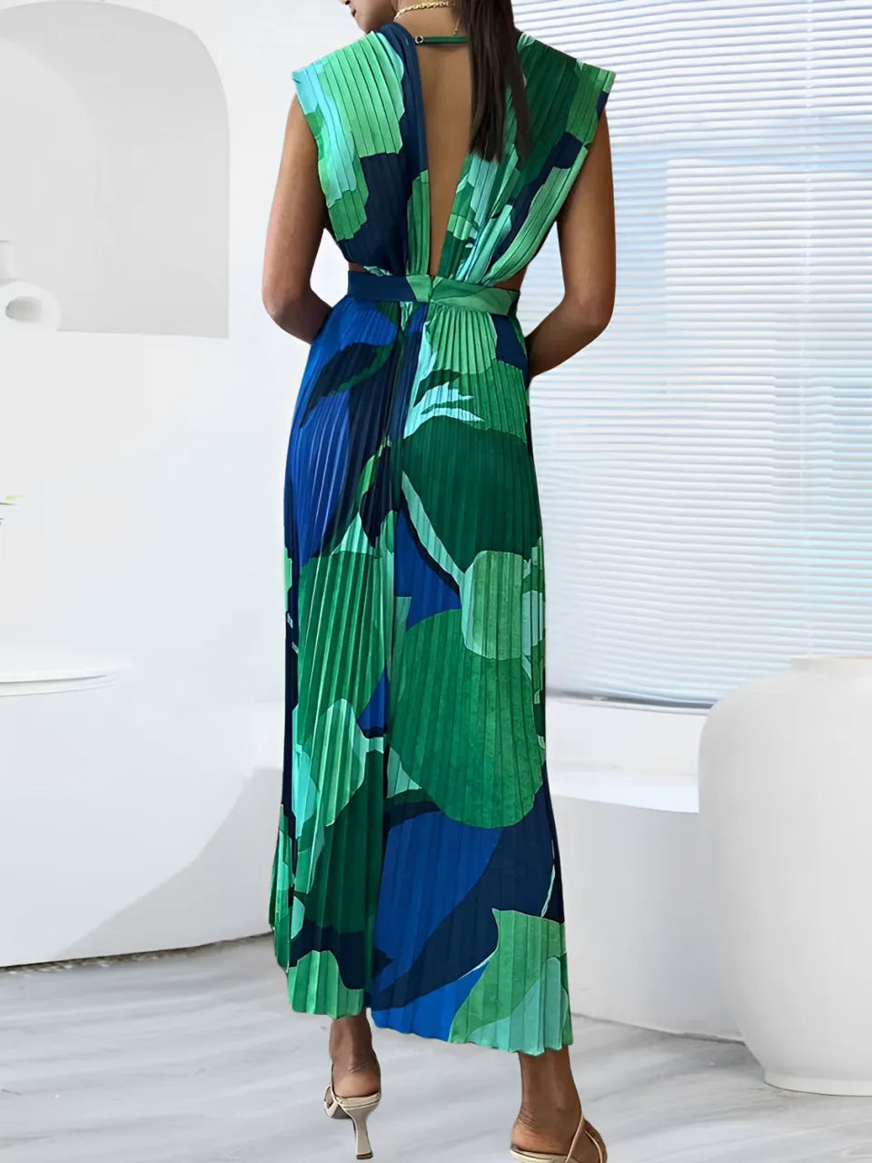 Vestido Midi Plissado Estampado com Decote em V Elegante – Adriene