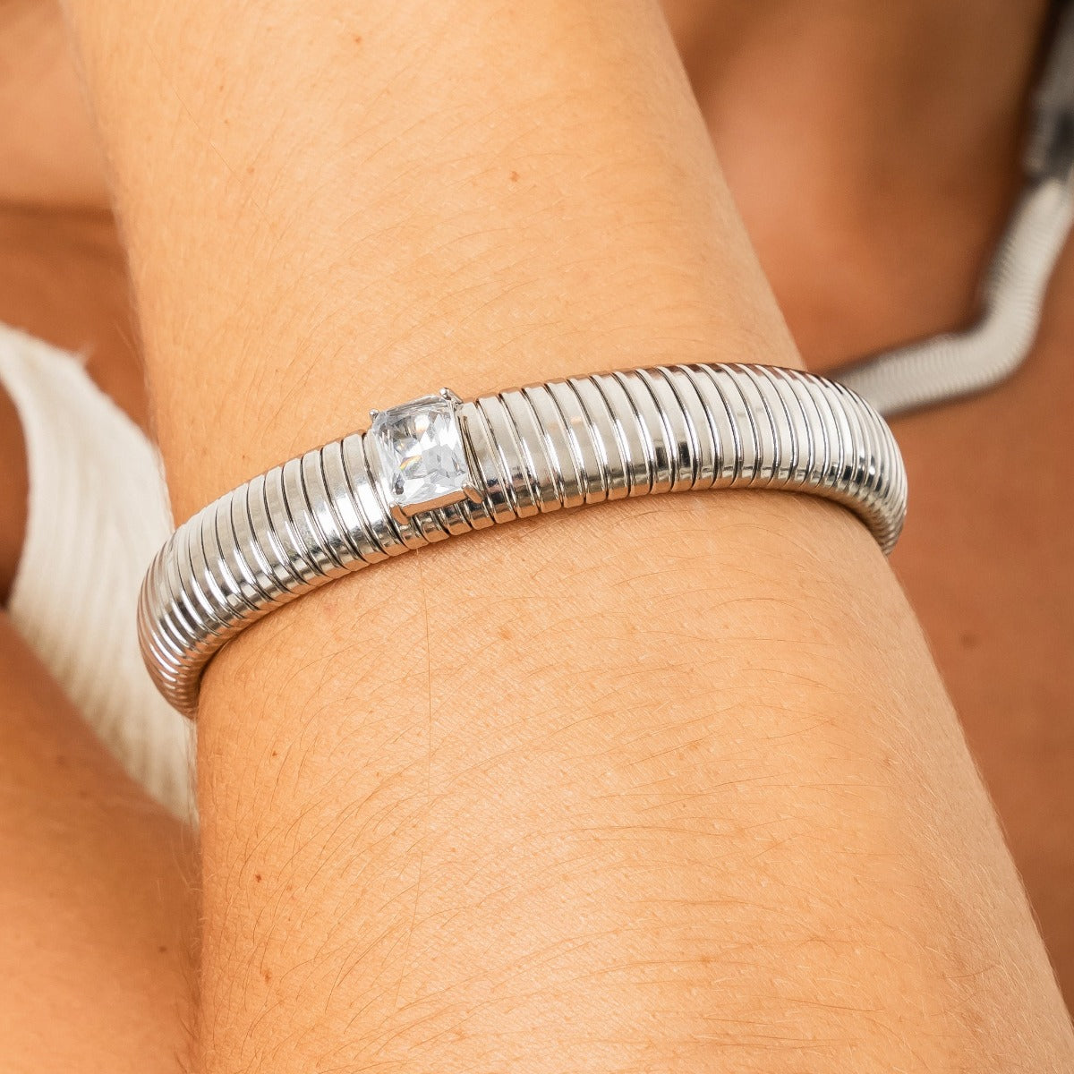 Bracelete Texturizado com Zircônia